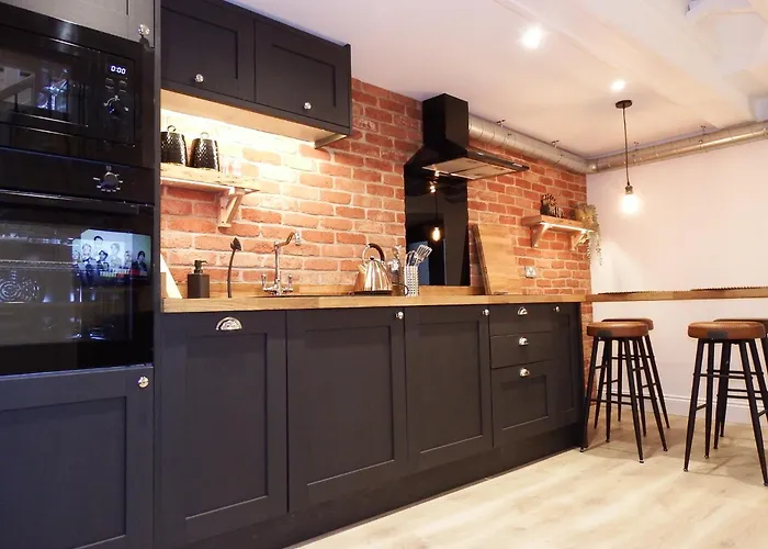 Newly Renovated Stunning Warehouse Apartment