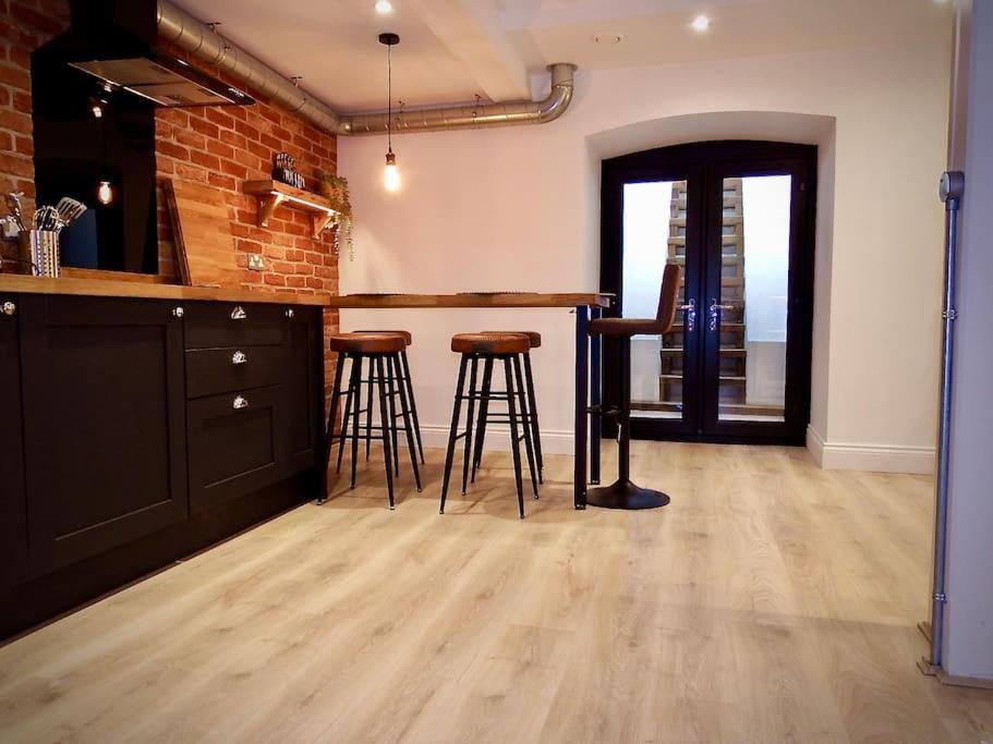 Newly Renovated Stunning Warehouse Appartement