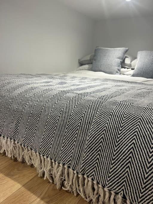 Newly Renovated Stunning Warehouse Апартаменты *